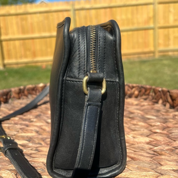 AUTH Vintage 1999 Coach Black Sutton 9814 - Picture 3 of 9